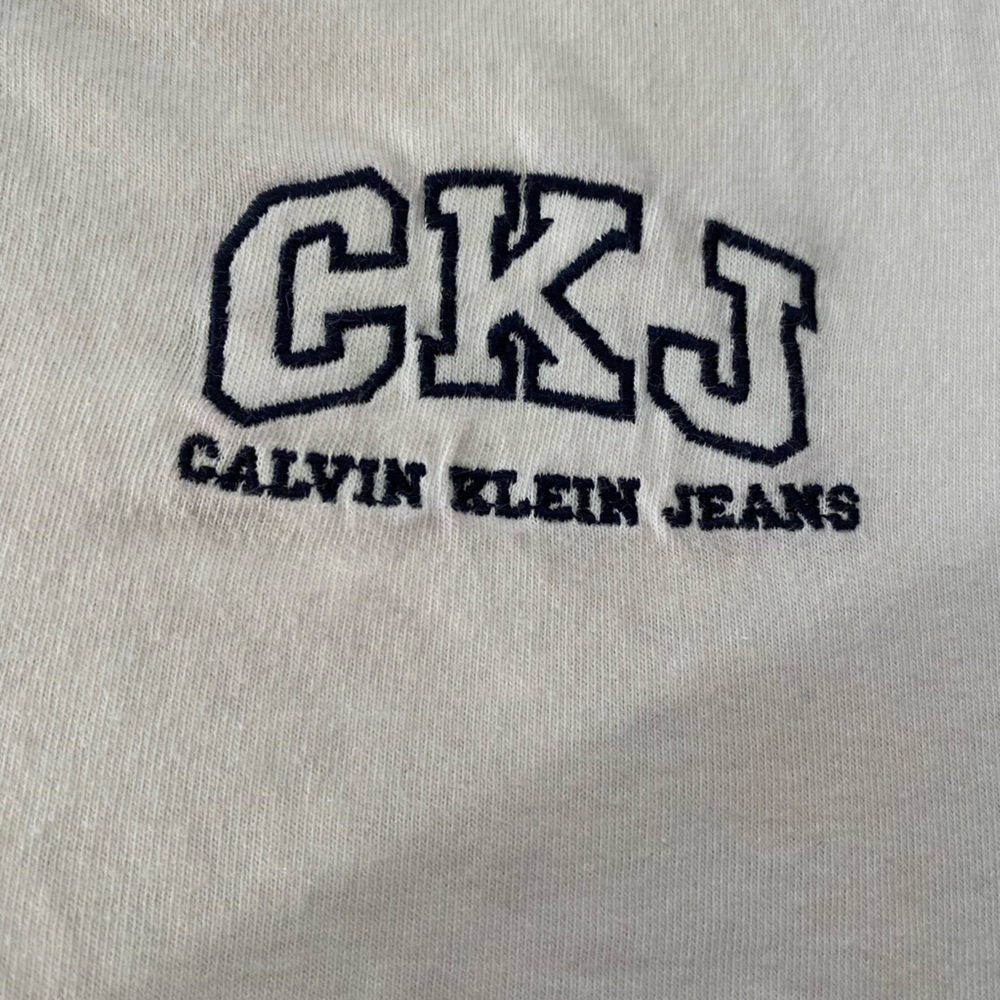“Calvin Klein Jeans” White T-Shirt w/ Black Trim- Size: L - Picture 3 of 9